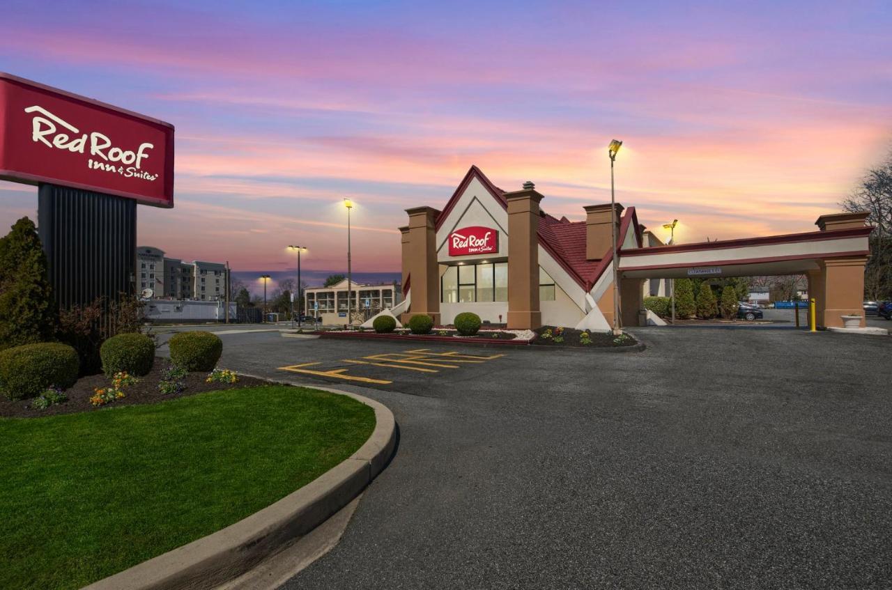 Red Roof Inn And Suites Newark - University Exterior photo