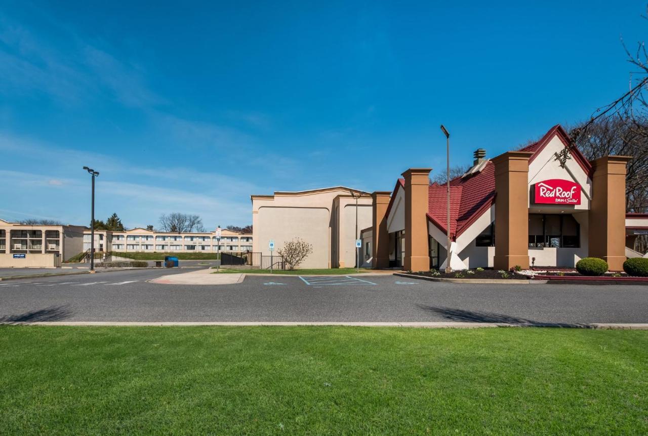 Red Roof Inn And Suites Newark - University Exterior photo