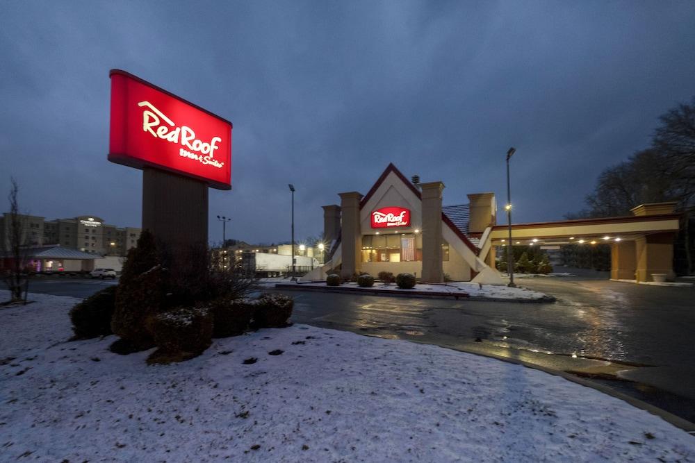 Red Roof Inn And Suites Newark - University Exterior photo